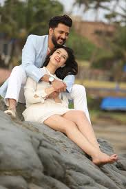 Aainda Song lyrics