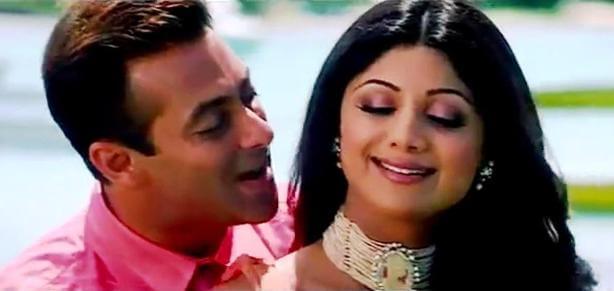 Hum Tumko Nigahon Mein Song Lyrics (1)