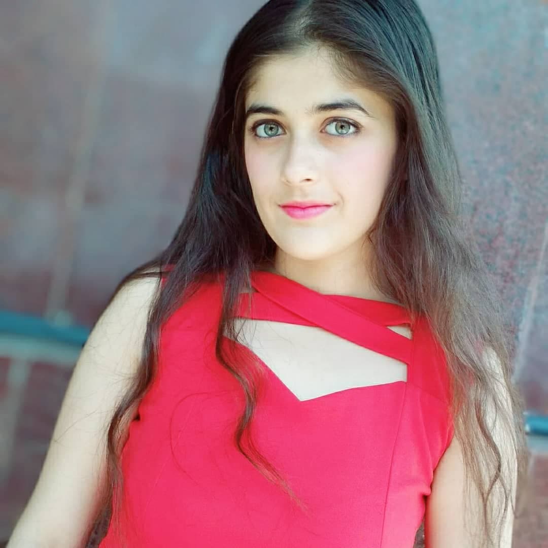 Urvi Singh (1)