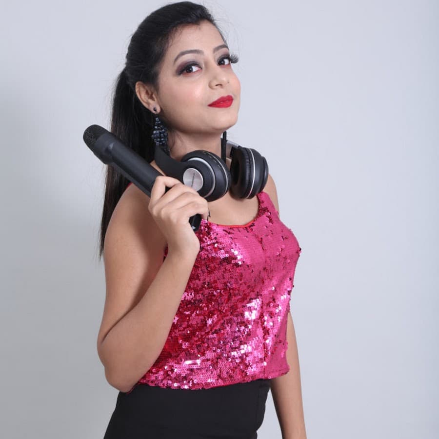 Anushka Gupta (1)